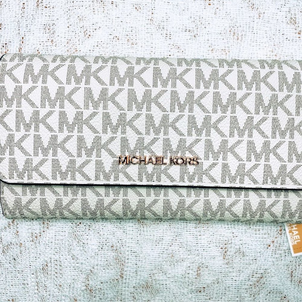 Michael Kors Jet Set Travel Large Trifold Wallet